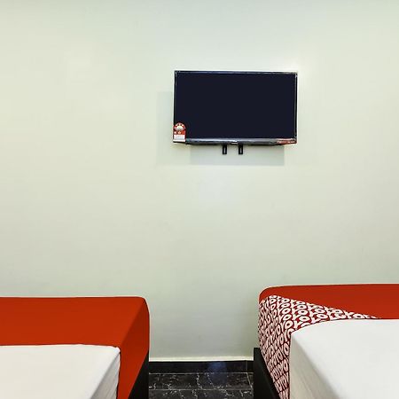 Oyo 90445 Th Hotel Bahau المظهر الخارجي الصورة