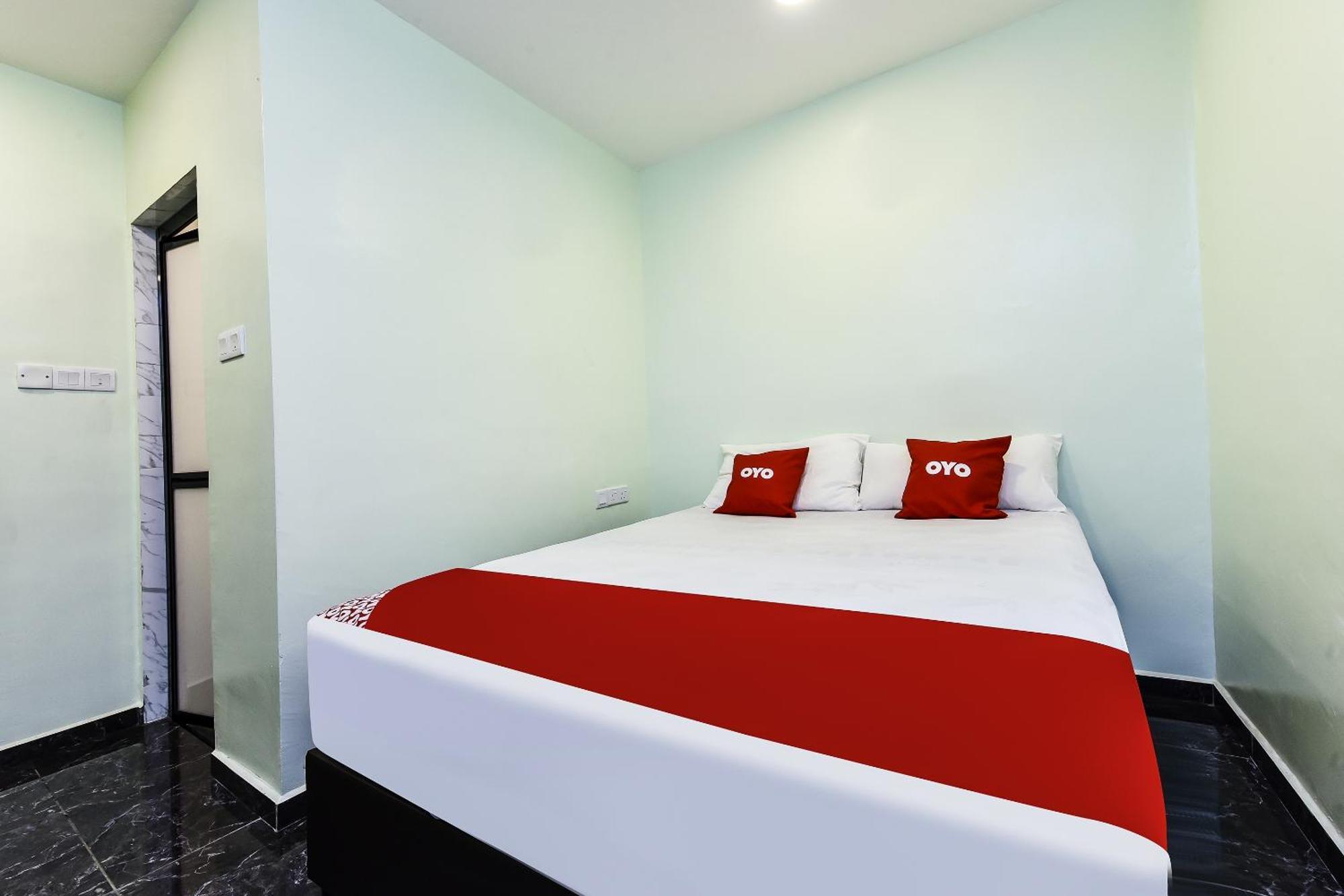 Oyo 90445 Th Hotel Bahau المظهر الخارجي الصورة