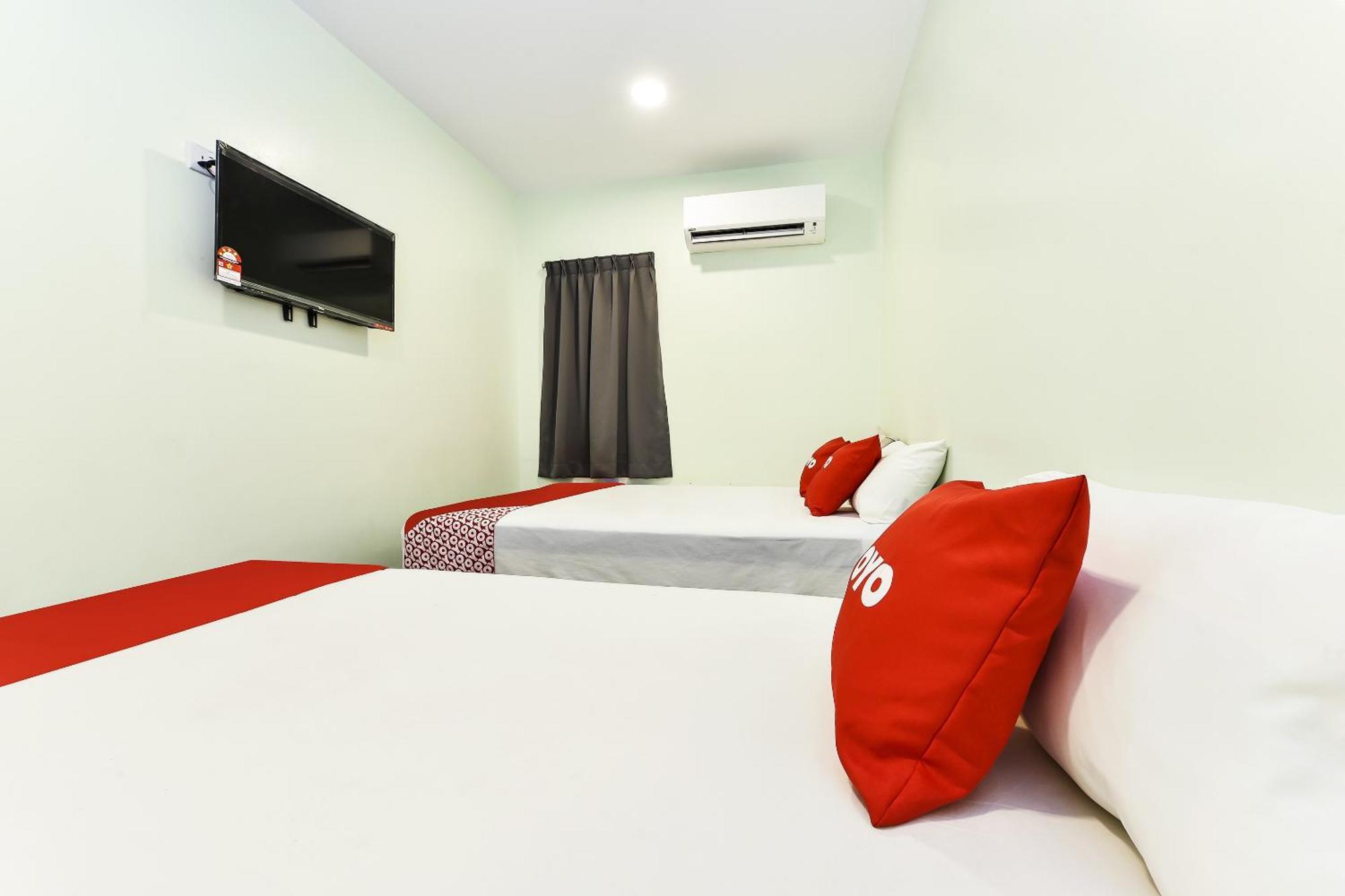 Oyo 90445 Th Hotel Bahau المظهر الخارجي الصورة